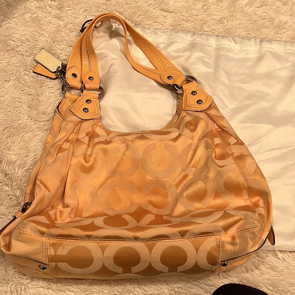 Vintage Signature Coach Handbag - Picture 2 of 9